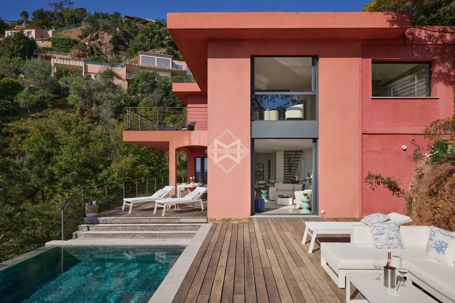 Maison à louer, 160m², Théoule-sur-Mer