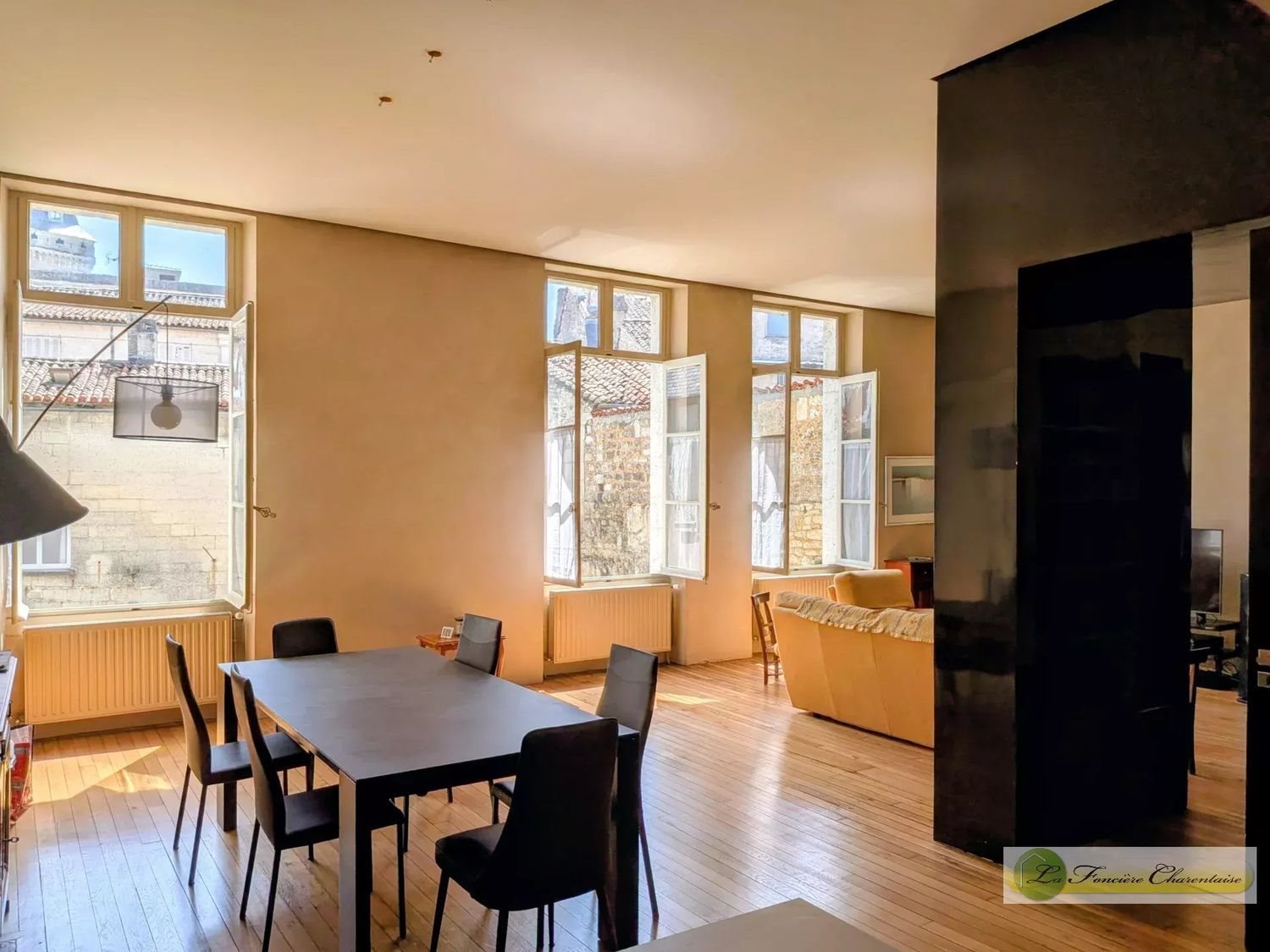 Appartement à louer, 235m², Angoulême
