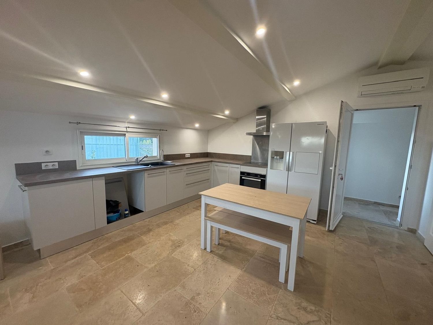 Appartement à louer, 55m², Eyguières