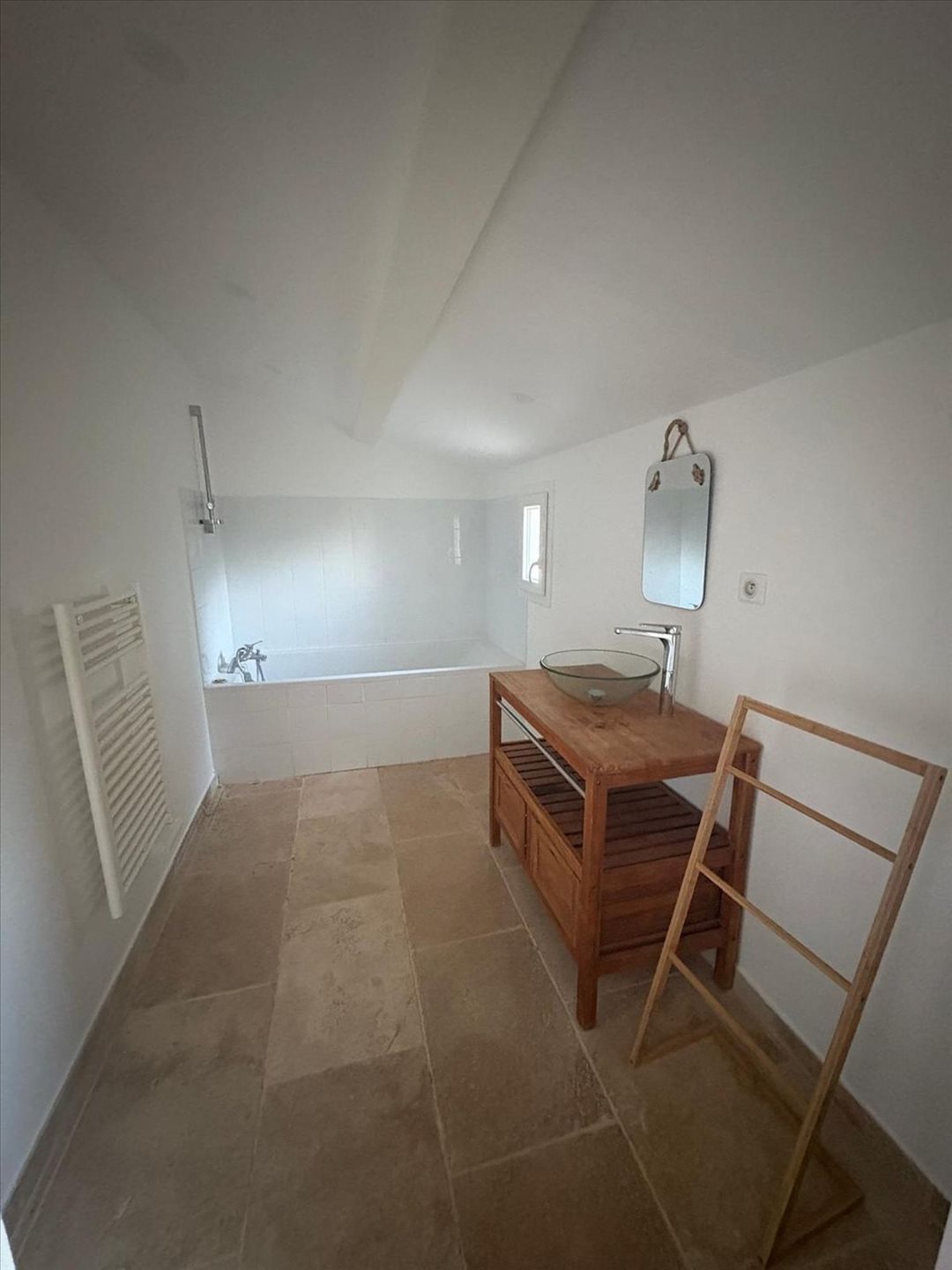 Appartement à louer, 55m², Eyguières