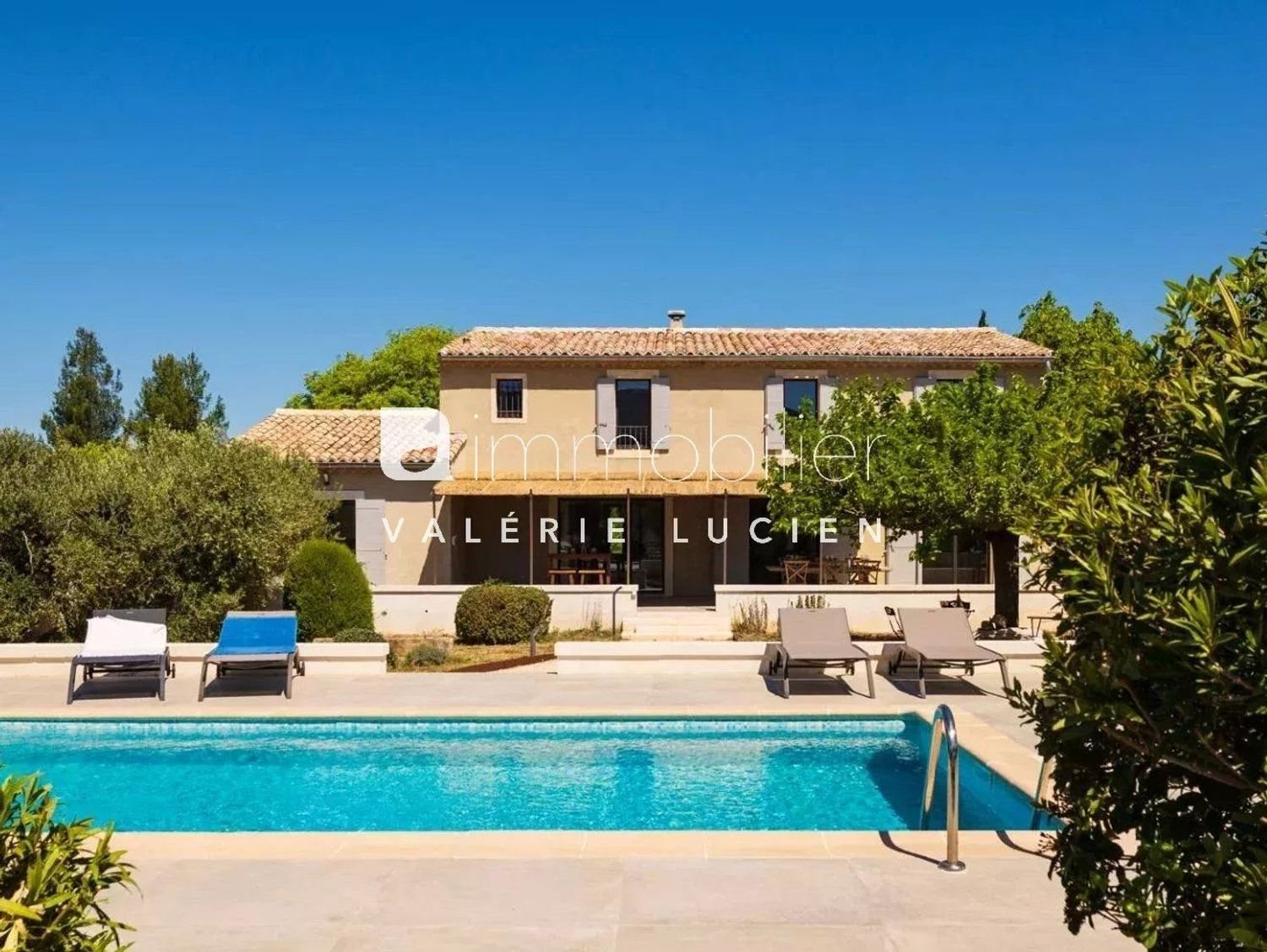 Maison à louer, 11m², Eygalières