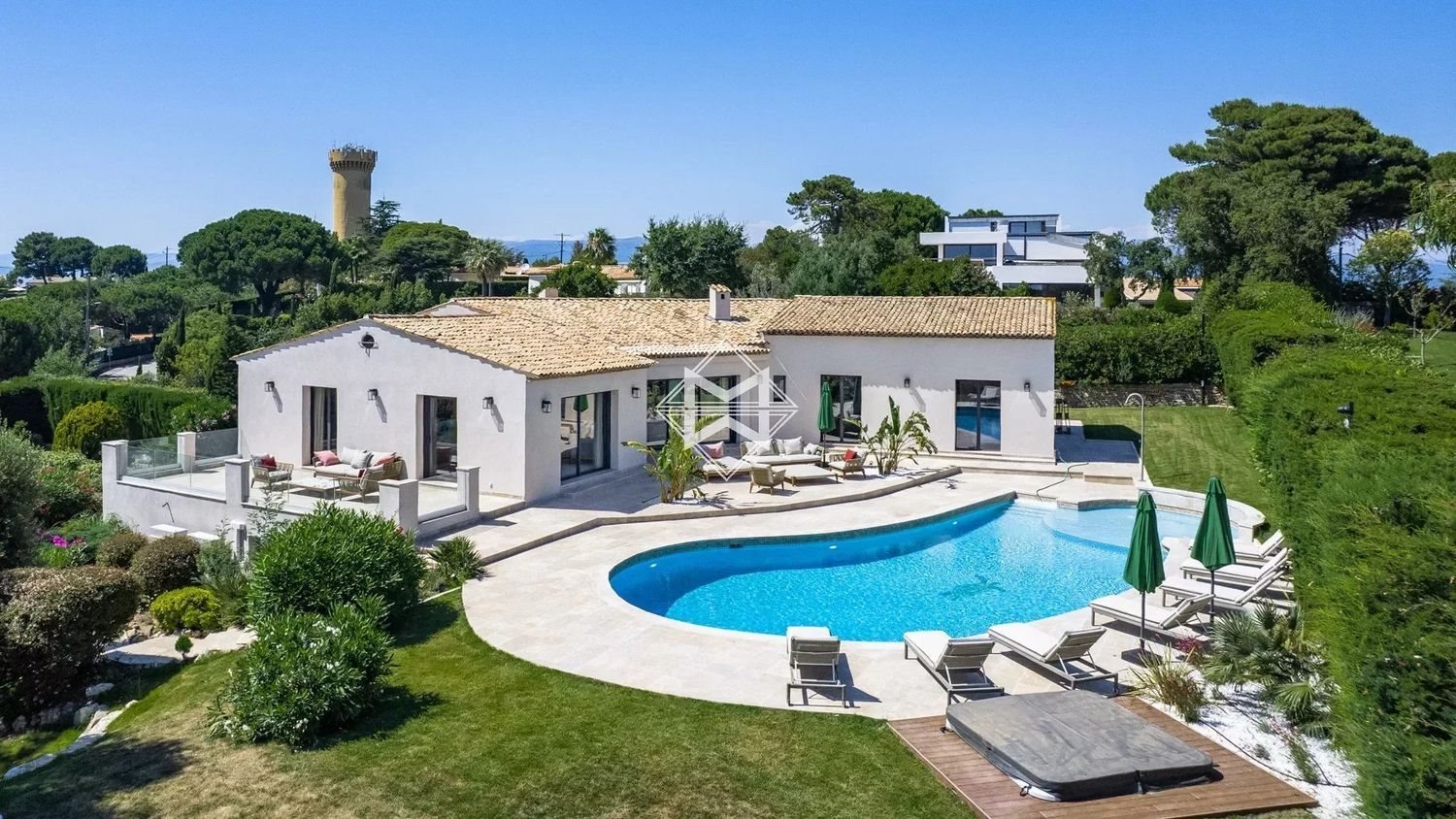 Maison à louer, 416m², Vallauris