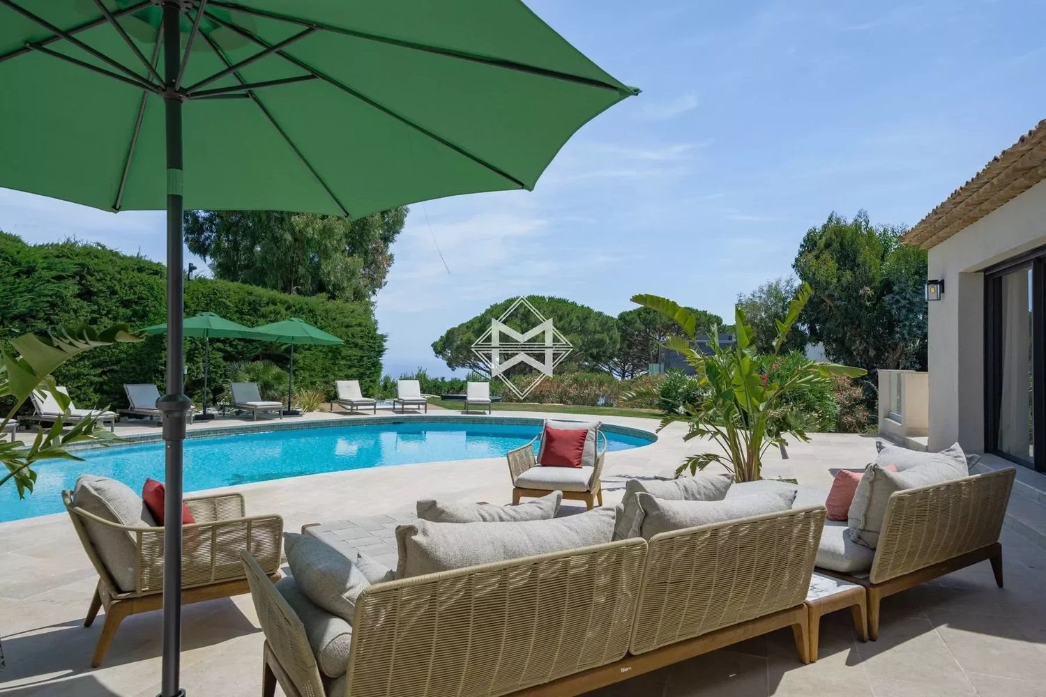 Maison à louer, 416m², Vallauris