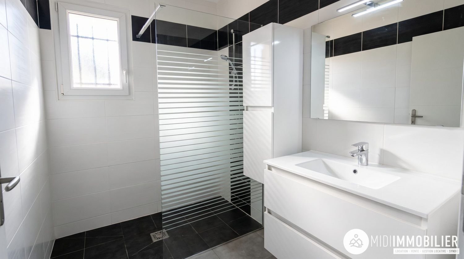 Appartement à louer, 77m², Arthès