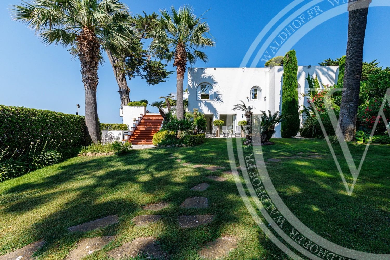 Maison à louer, 480m², Antibes