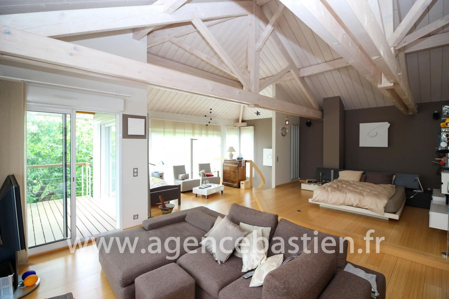 Maison à vendre, 190m², Cessy