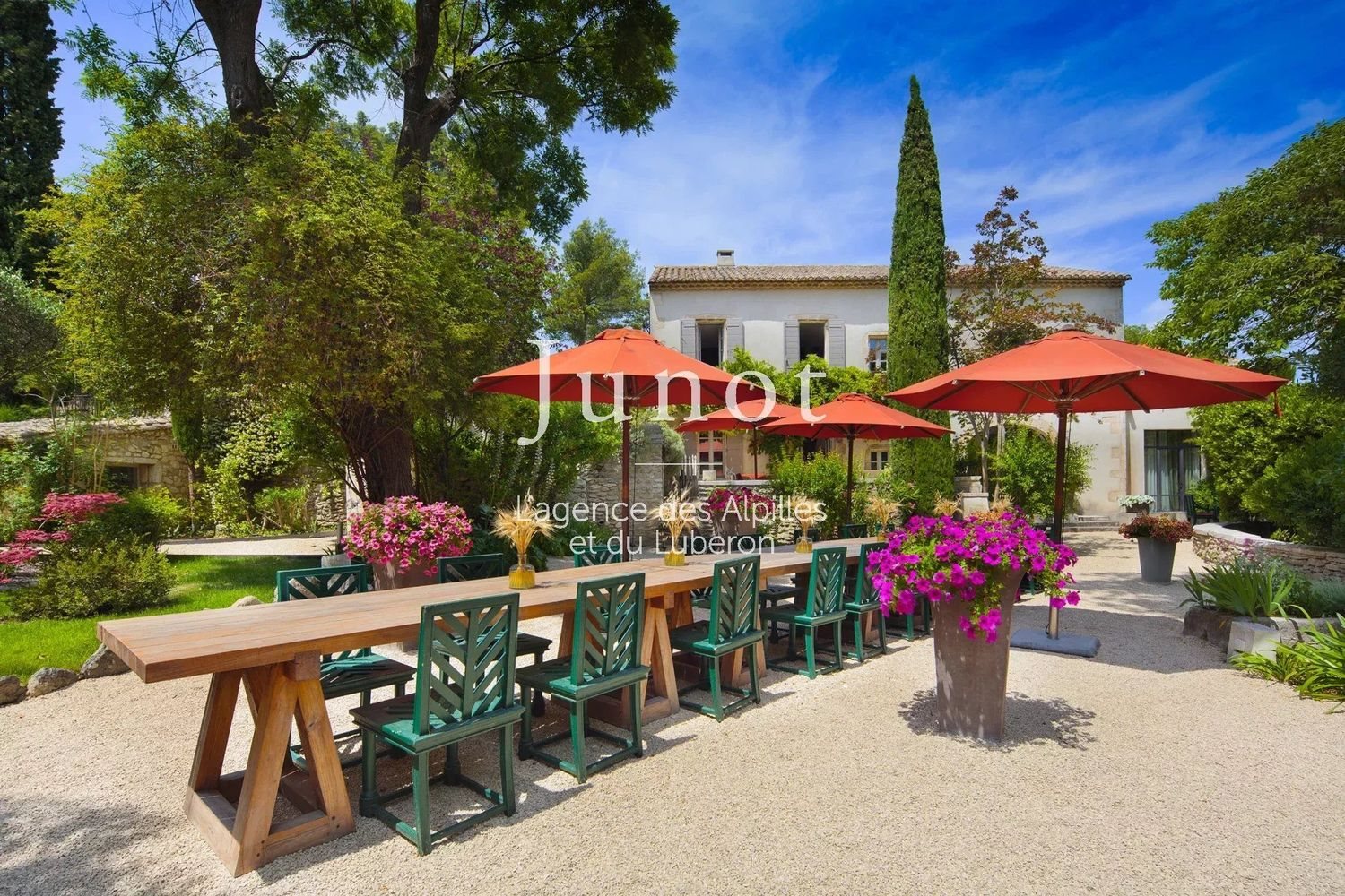 Maison à louer, 650m², Saint-Rémy-de-Provence
