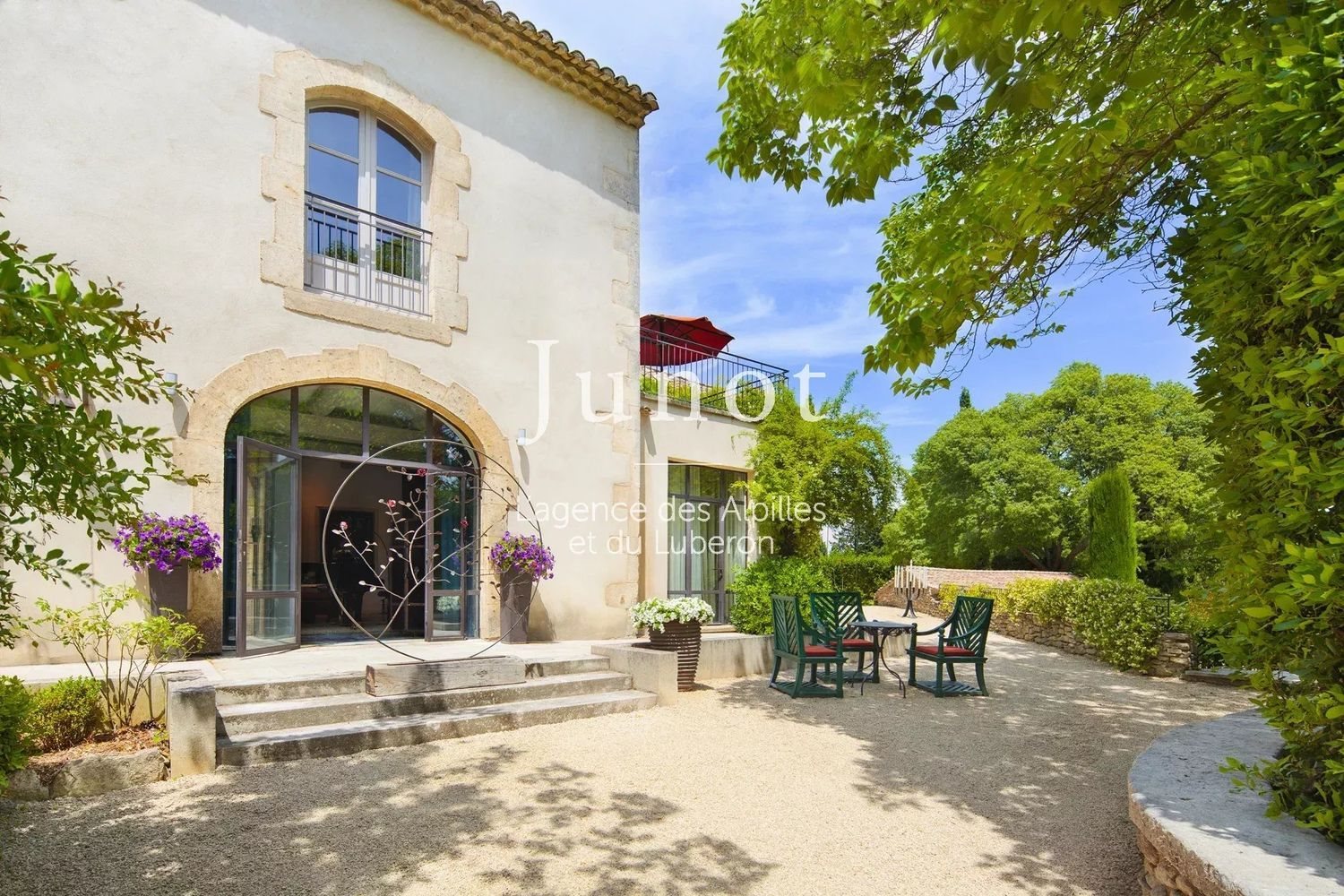 Maison à louer, 650m², Saint-Rémy-de-Provence