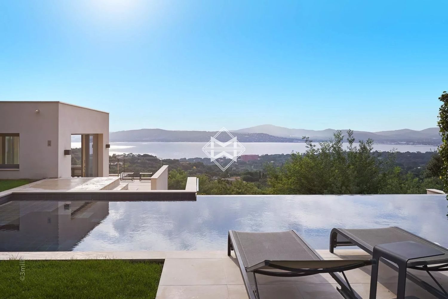 Maison à louer, 400m², Grimaud