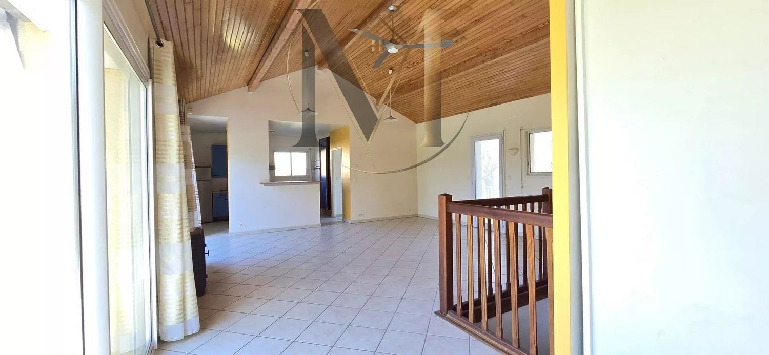 Maison à vendre, 137m², Buros