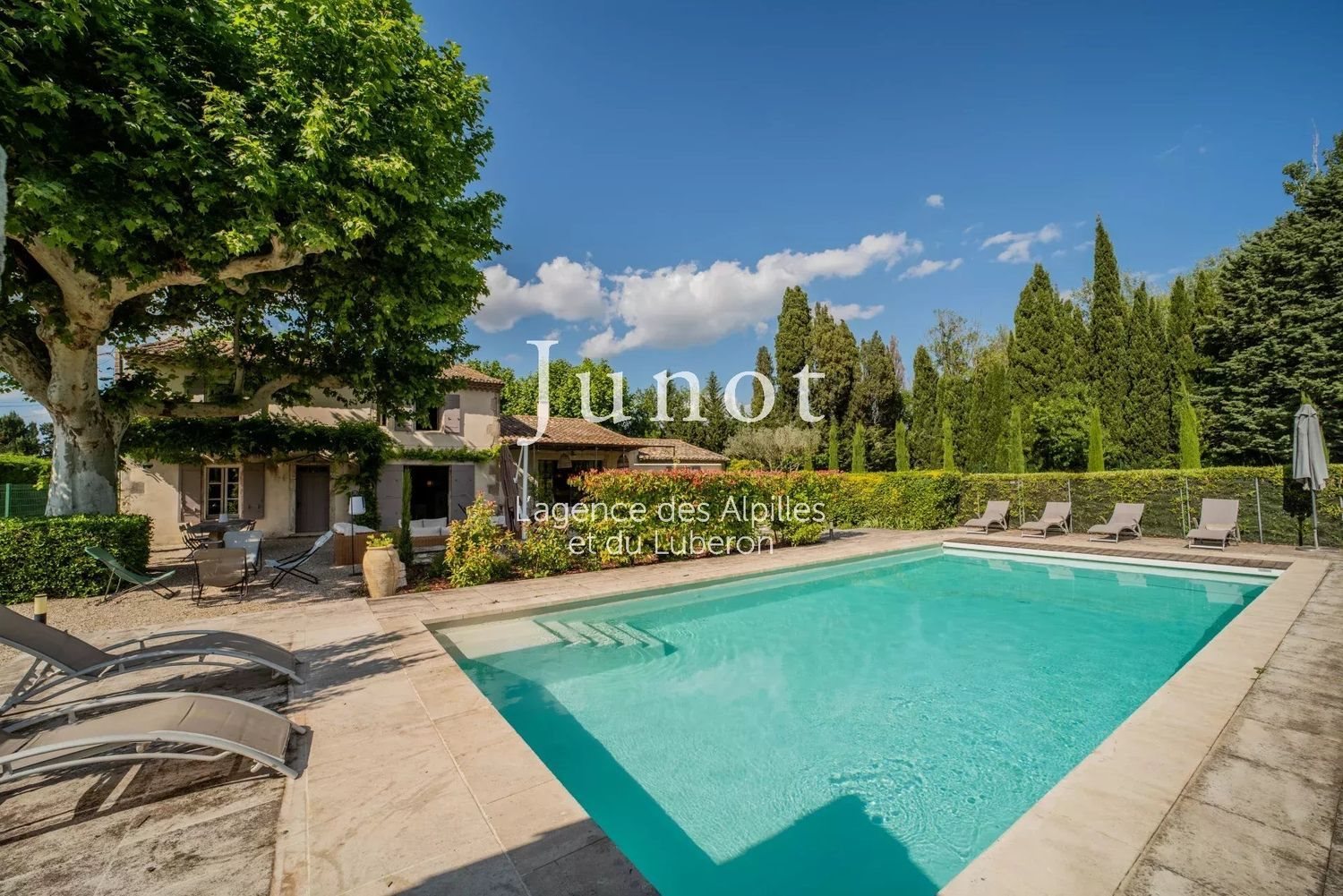 Maison à louer, 200m², Saint-Rémy-de-Provence
