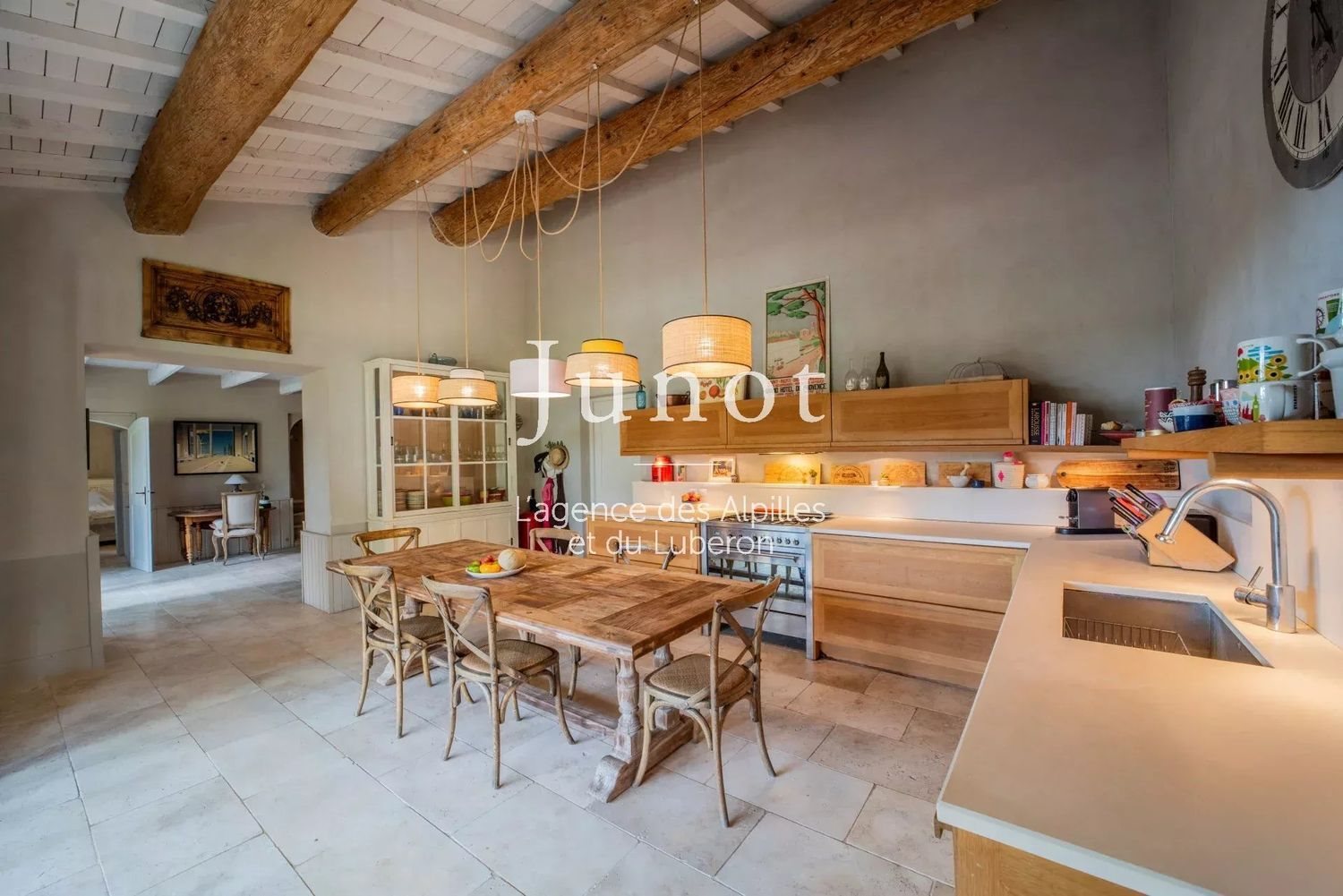 Maison à louer, 200m², Saint-Rémy-de-Provence