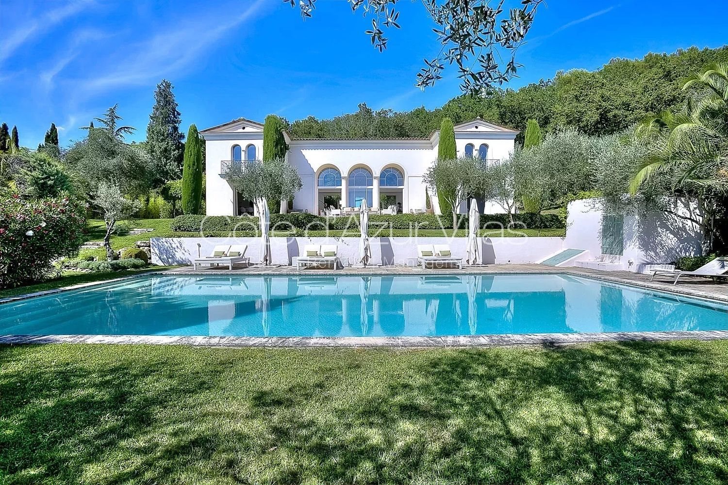 Maison à louer, 400m², Biot