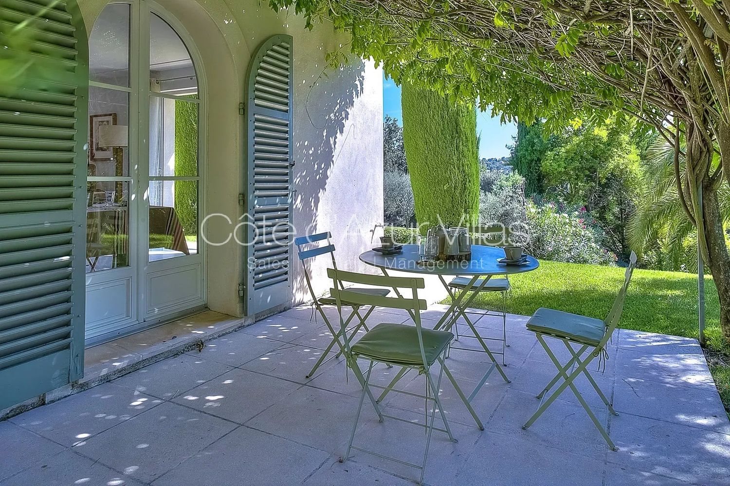 Maison à louer, 400m², Biot