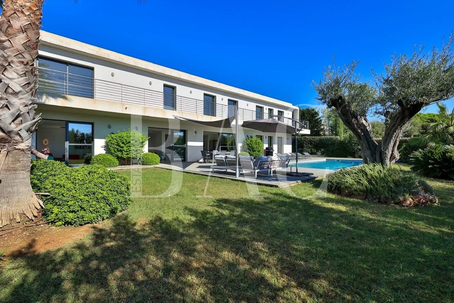 Maison à vendre, 320m², Roquebrune-sur-Argens