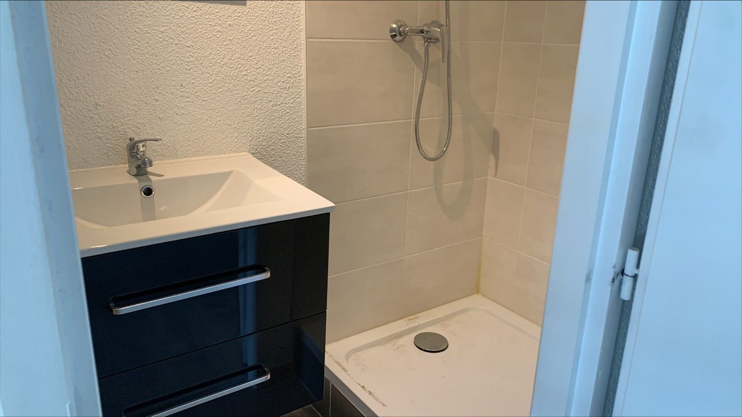 Appartement à louer, 16m², Aubenas