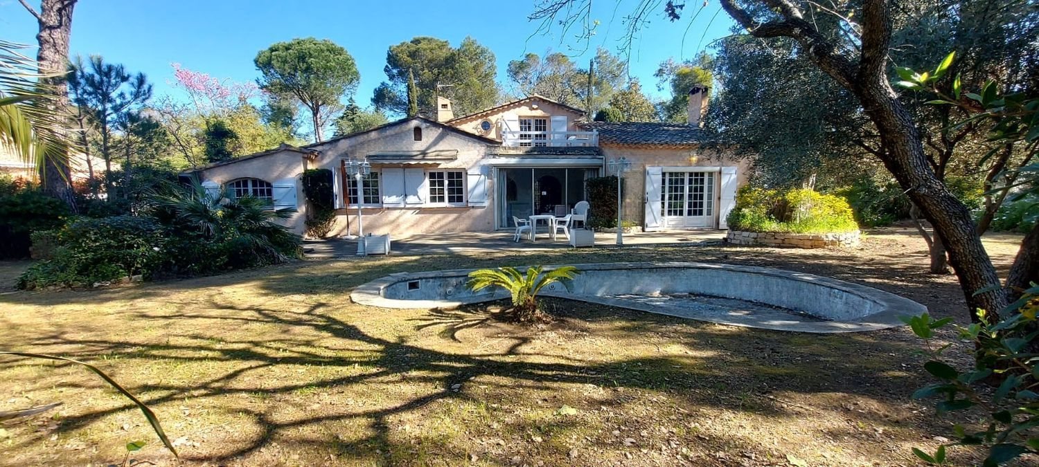 Maison à vendre, 197m², Fréjus