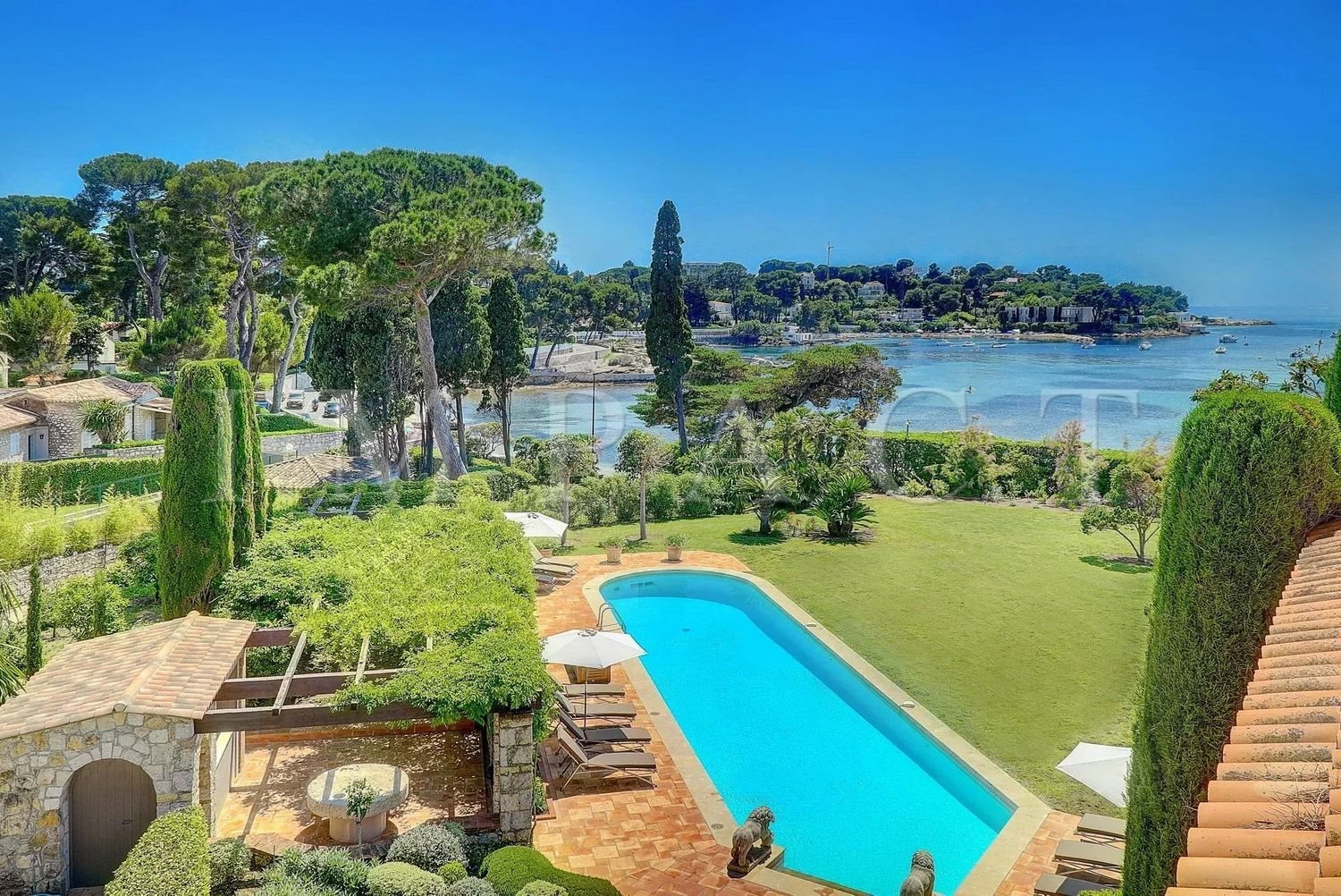 Maison à louer, 600m², Antibes