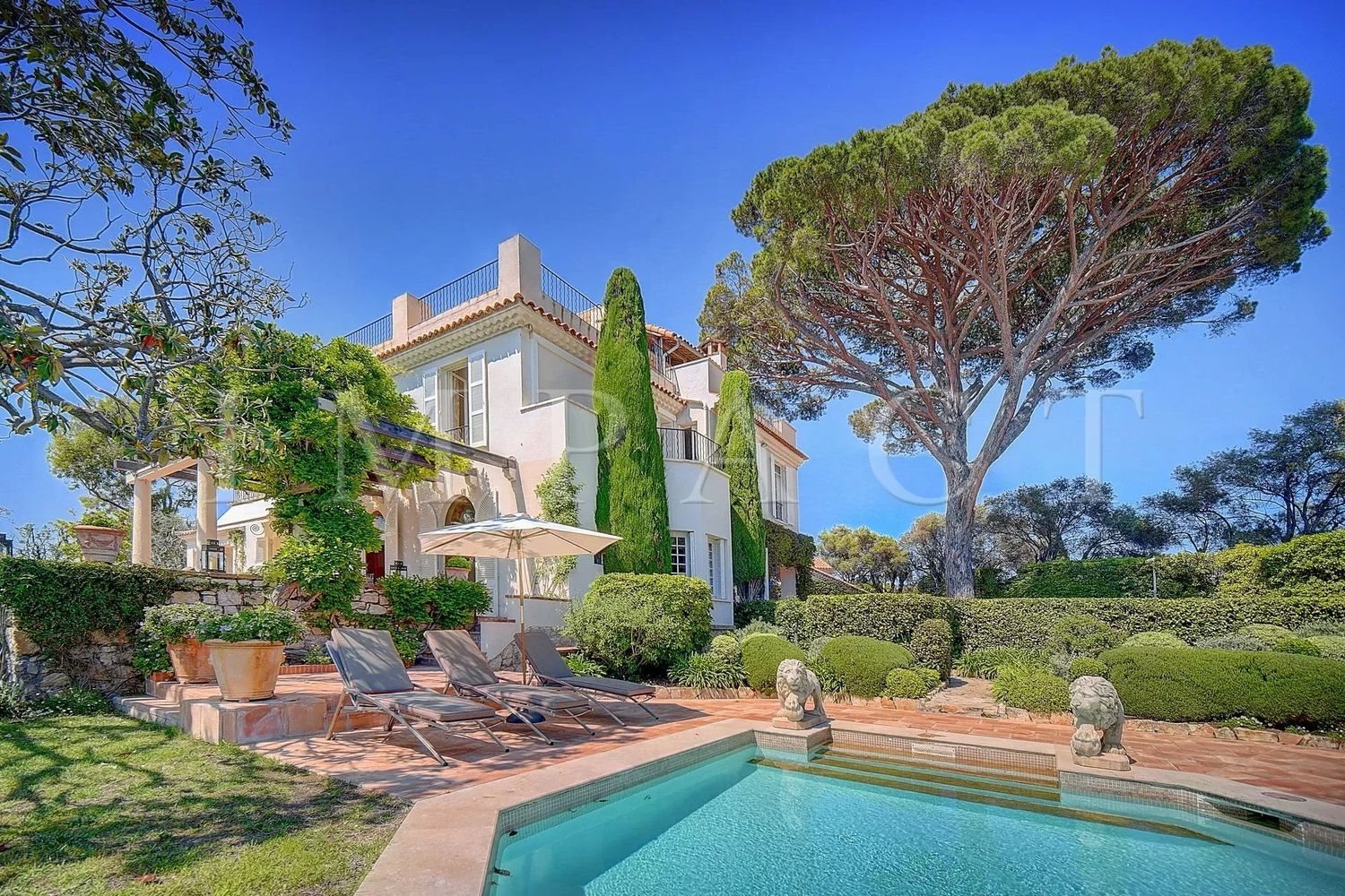 Maison à louer, 600m², Antibes