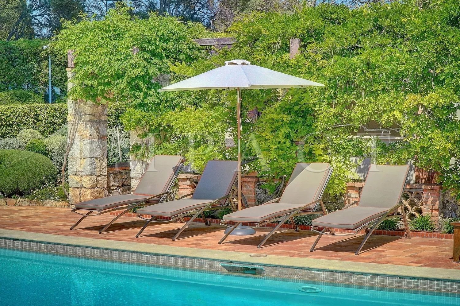 Maison à louer, 600m², Antibes