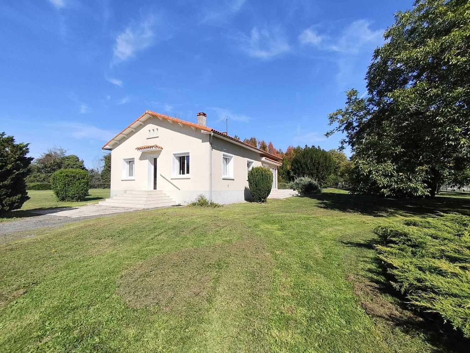Maison à vendre, 97m², Chasseneuil-sur-Bonnieure