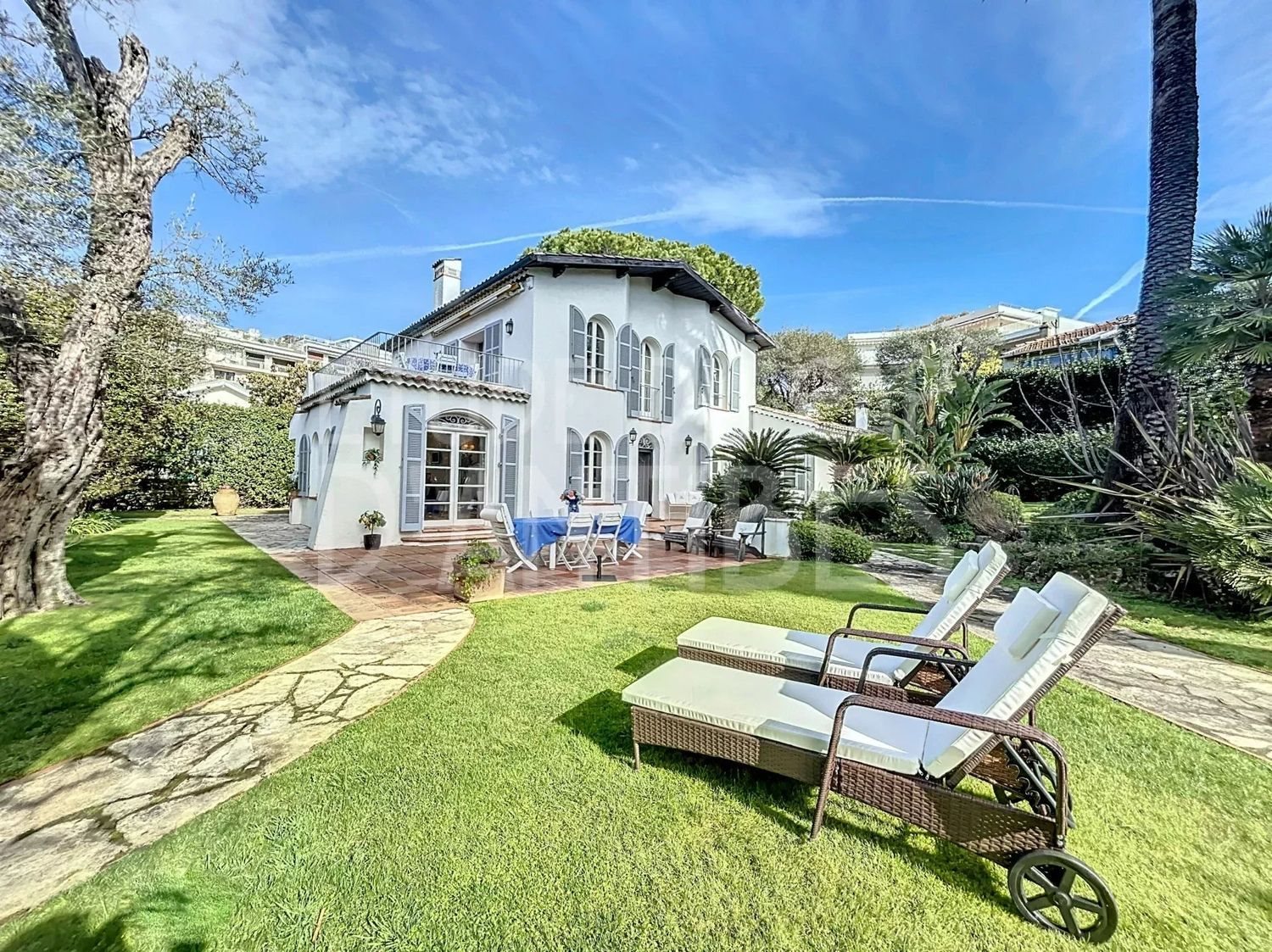 Maison à louer, 250m², Antibes
