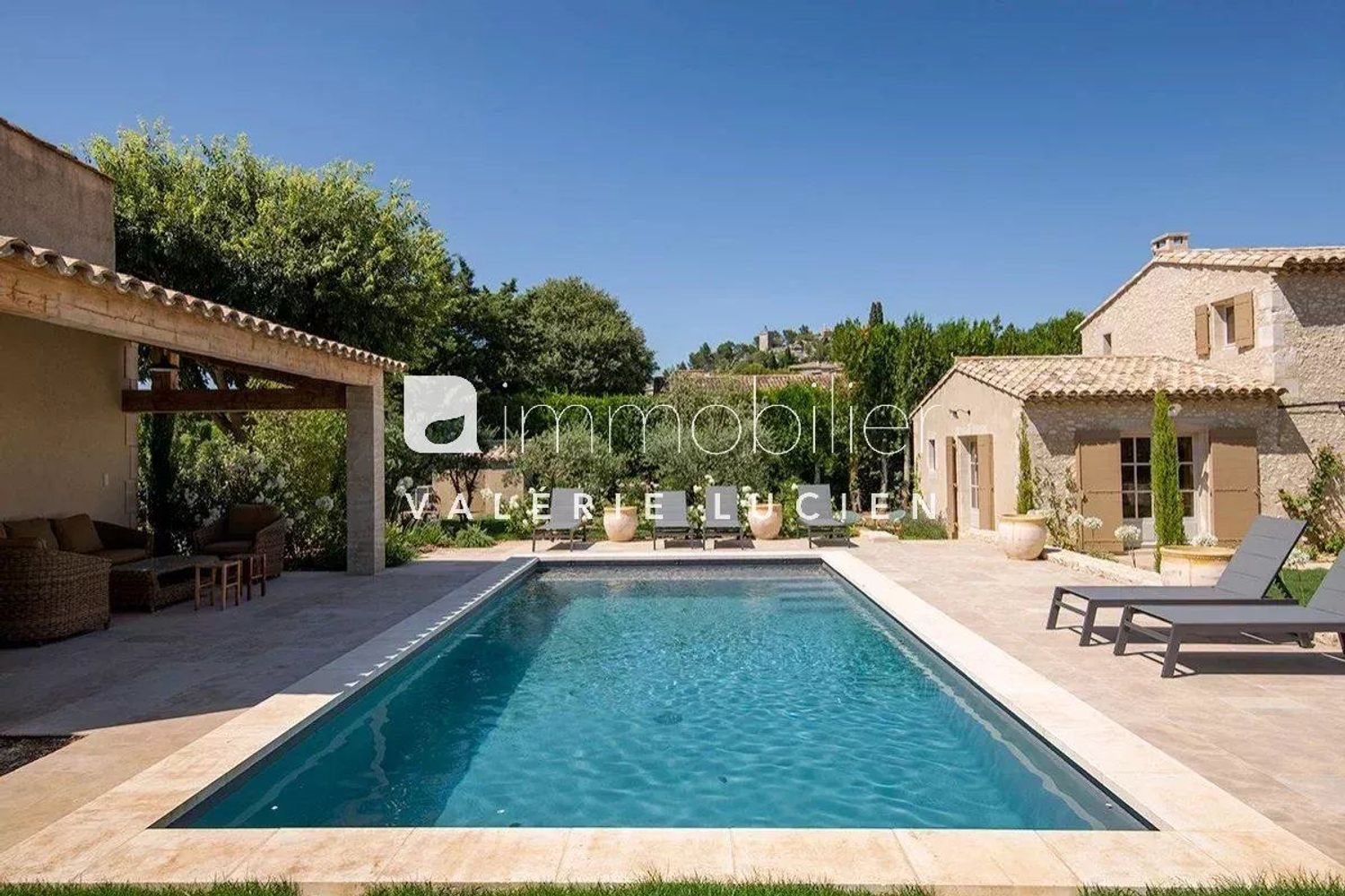 Maison à louer, 170m², Eygalières