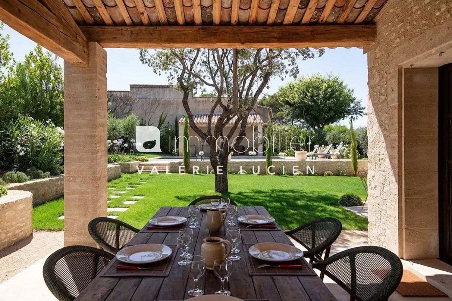 Maison à louer, 170m², Eygalières