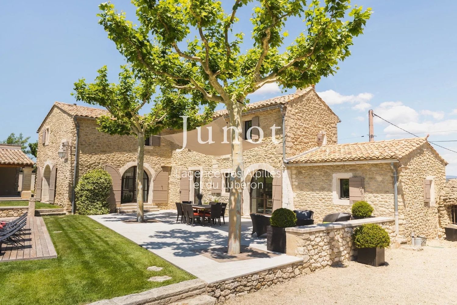 Maison à louer, 200m², Oppède