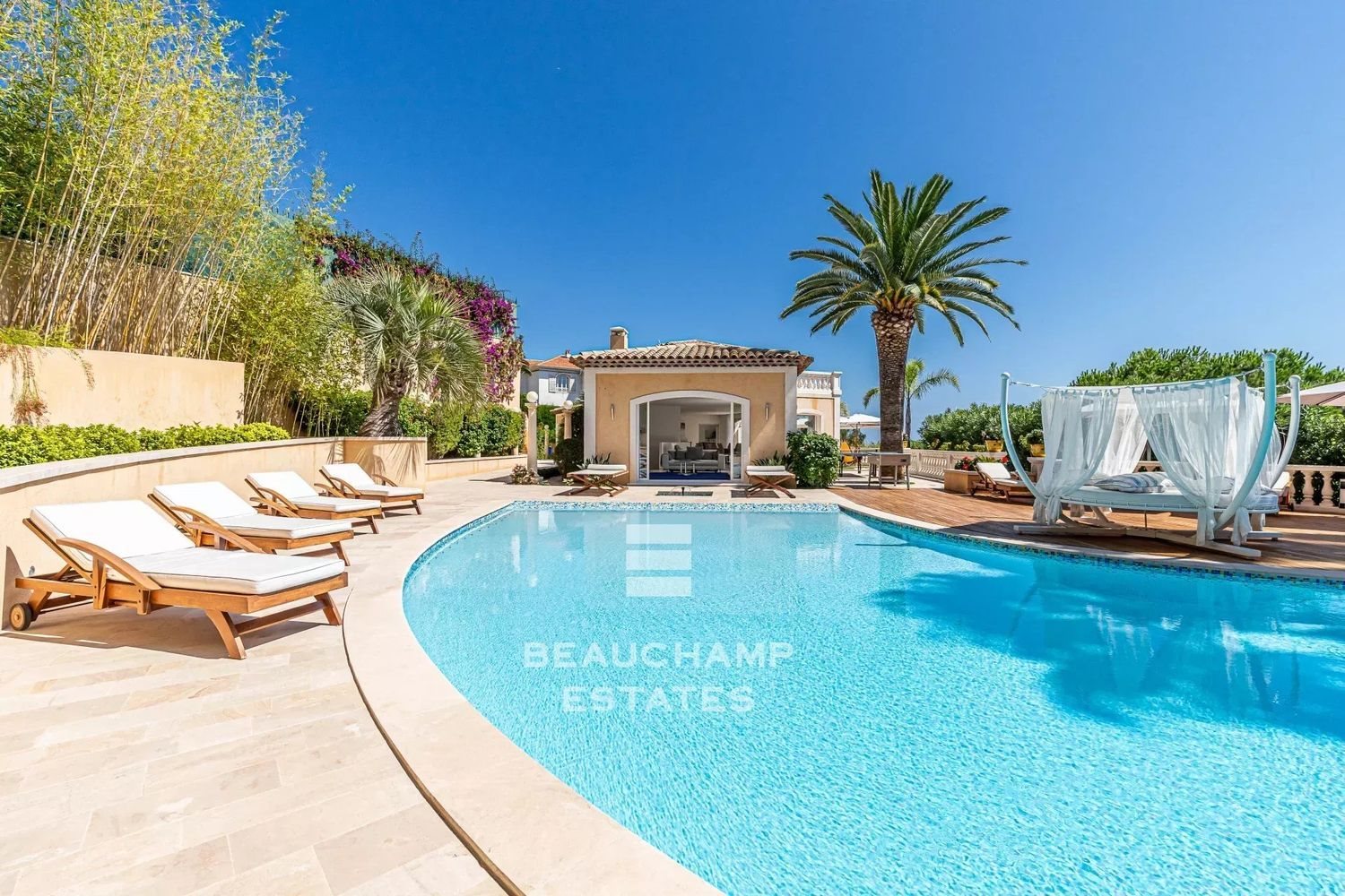 Maison à louer, 400m², Vallauris