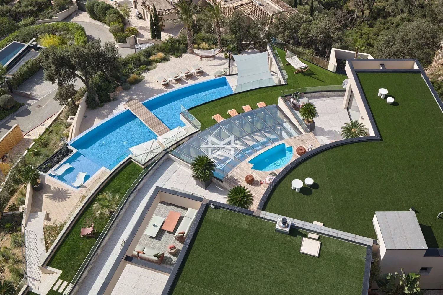 Maison à louer, 1200m², Grimaud