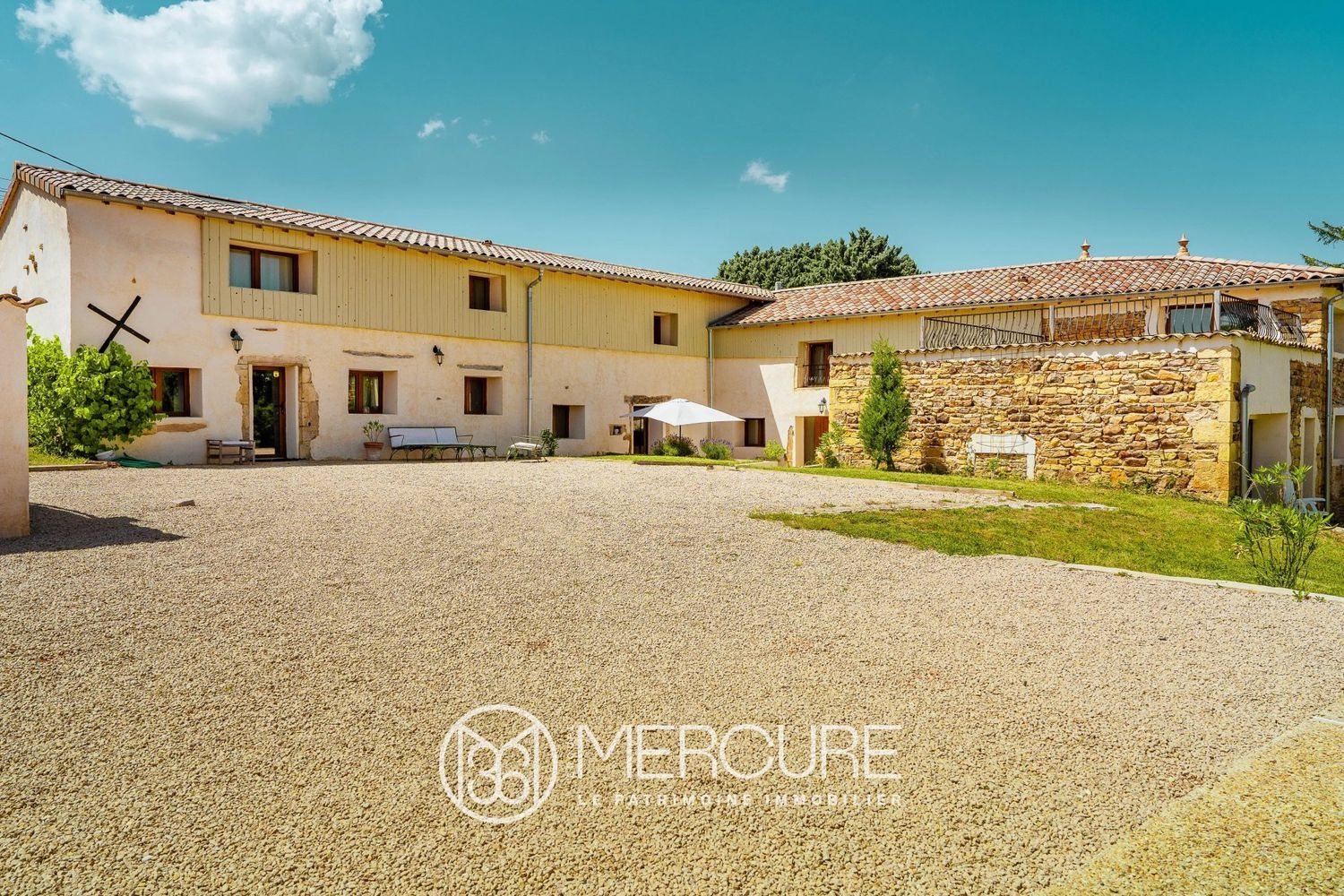 Maison à vendre, 438m², Saint-Amour-Bellevue