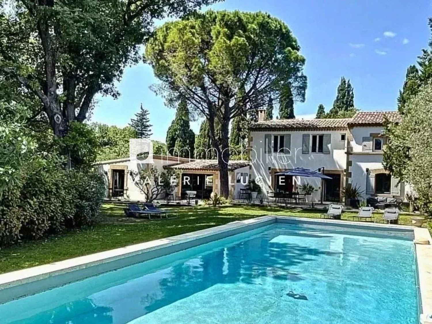 Maison à louer, 230m², Saint-Rémy-de-Provence