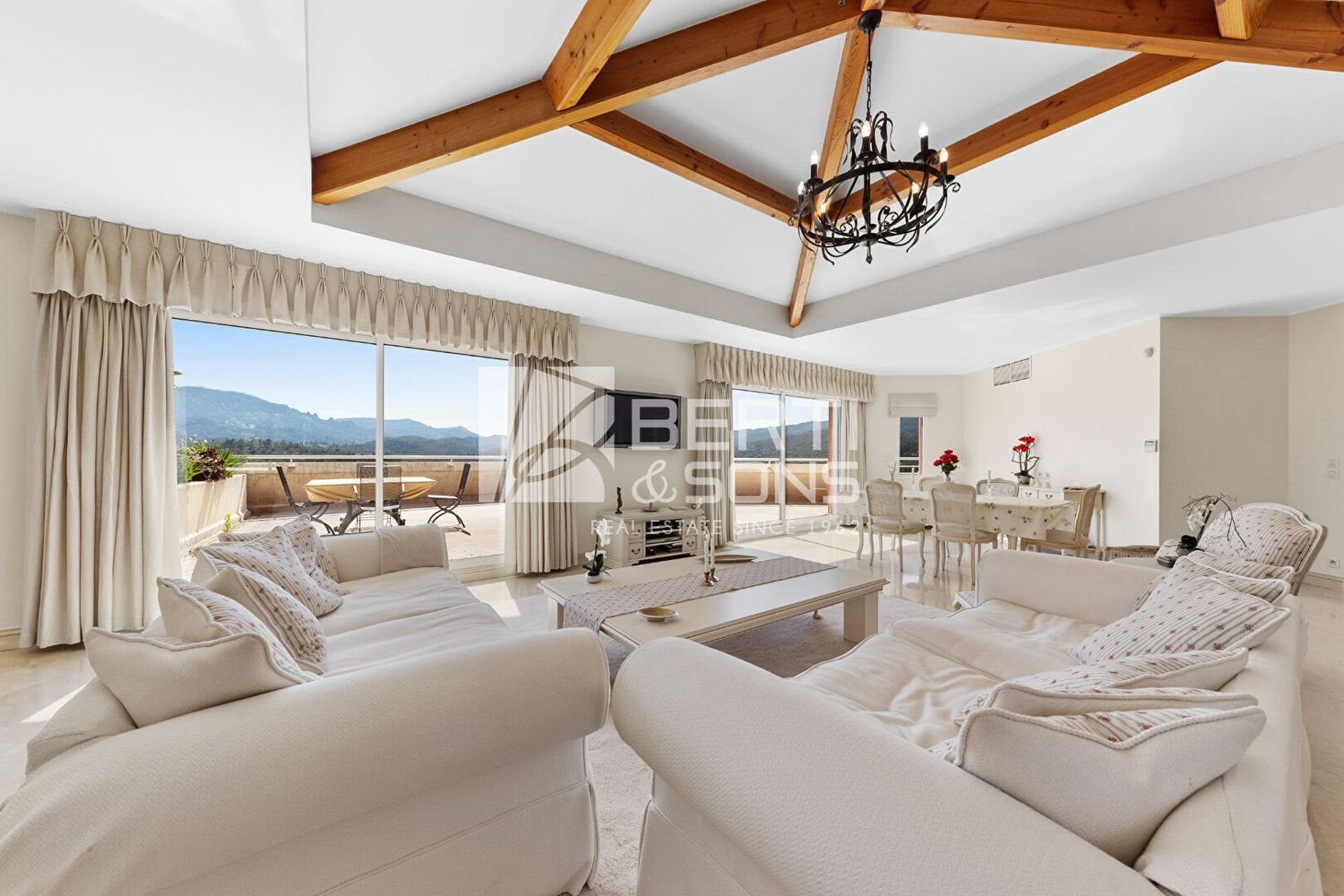 Appartement à louer, 152m², Mandelieu-la-Napoule