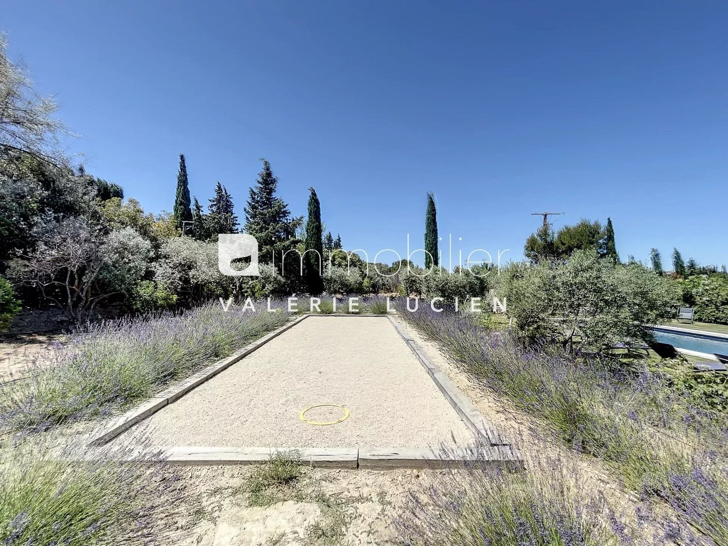 Maison à louer, 280m², Eygalières