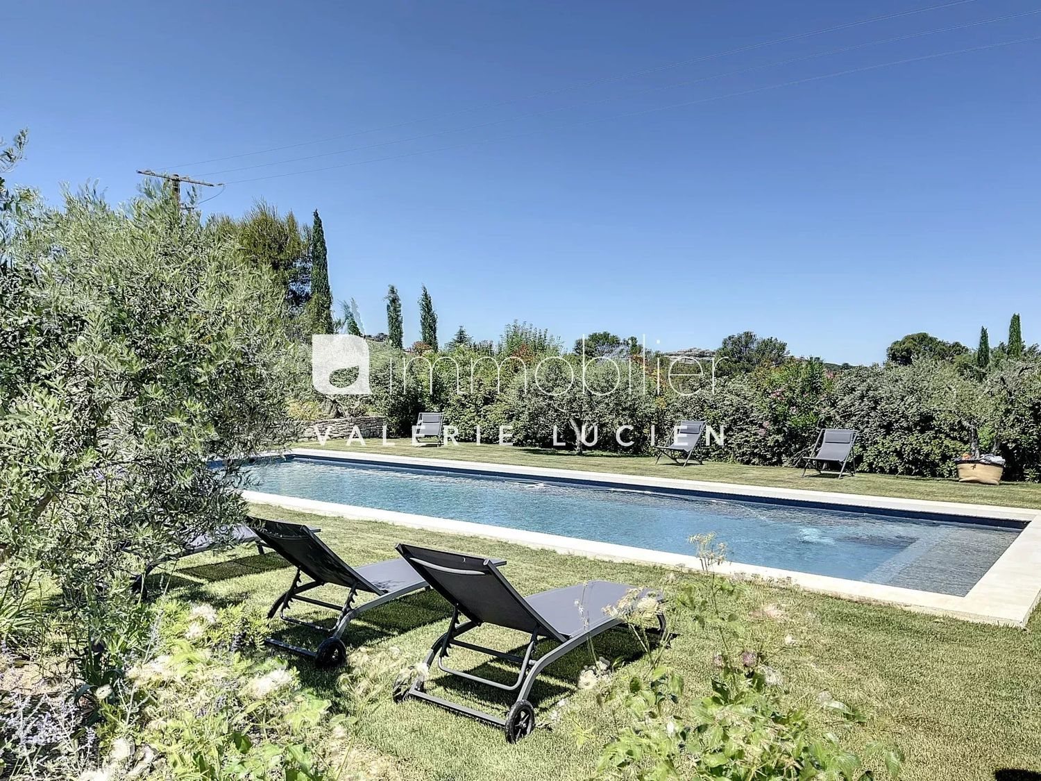 Maison à louer, 280m², Eygalières