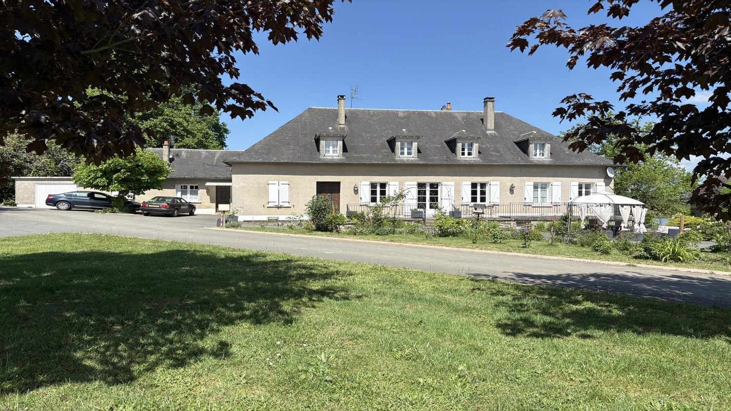 Maison à vendre, 258m², Beyssac