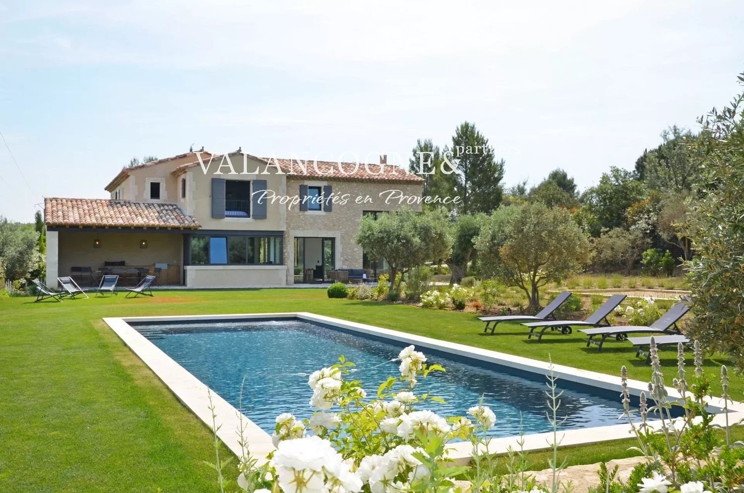 Maison à louer, 245m², Eygalières