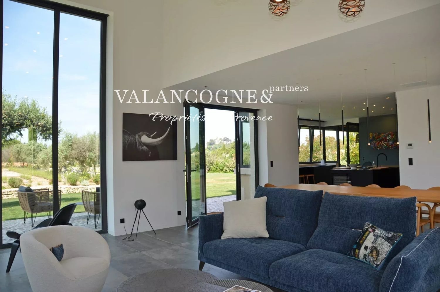 Maison à louer, 245m², Eygalières