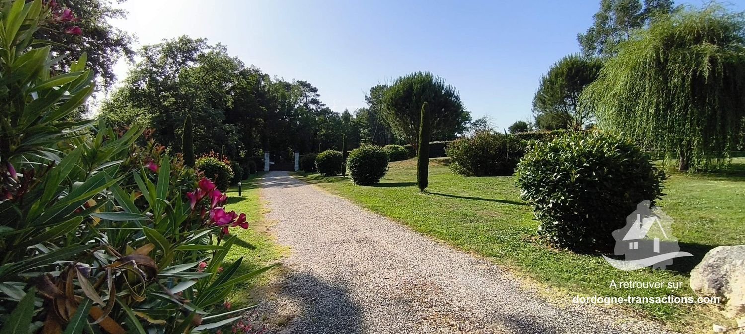 Maison à vendre, 237m², Saint-Médard-de-Mussidan