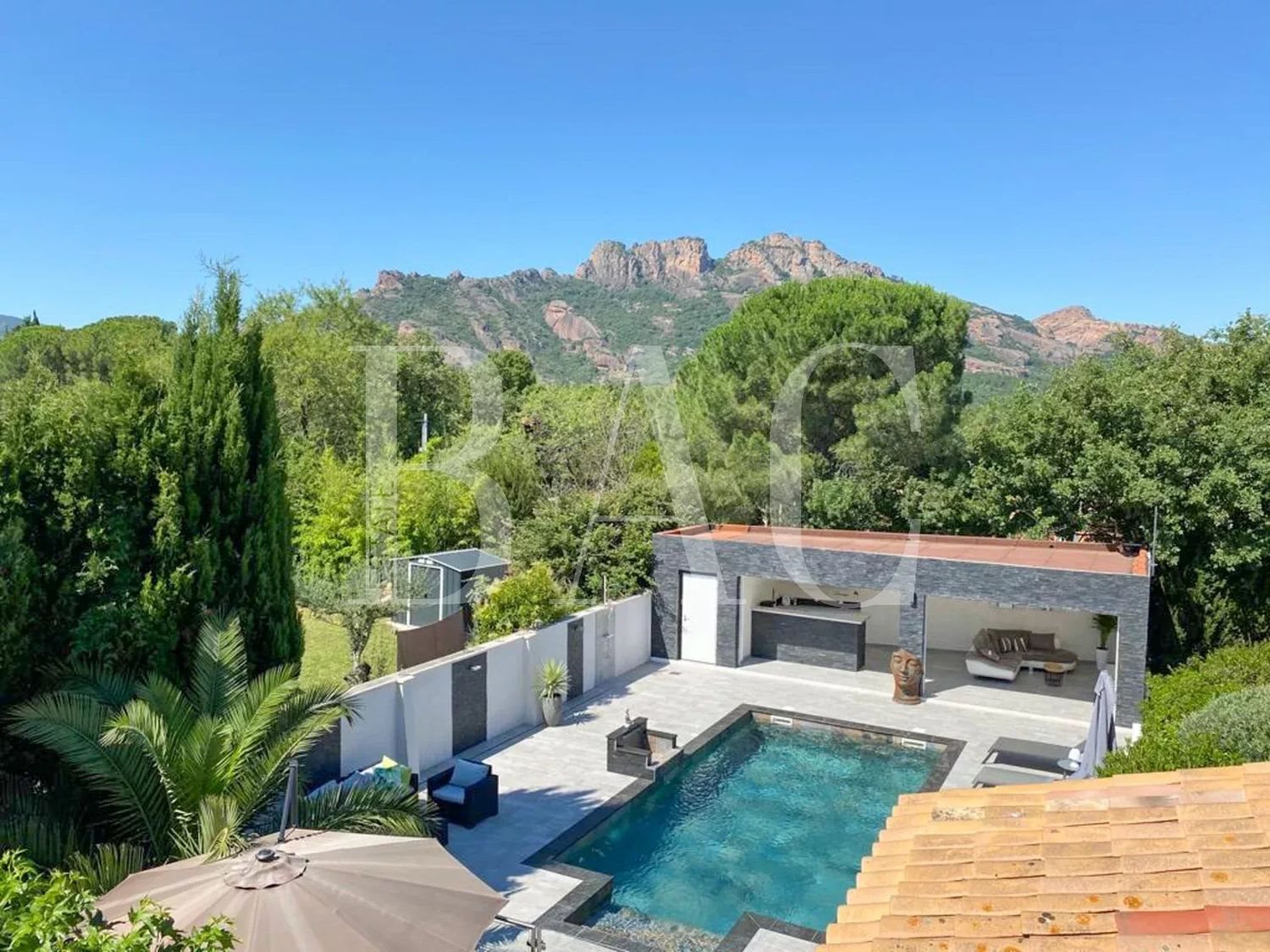 Maison à vendre, 180m², Roquebrune-sur-Argens