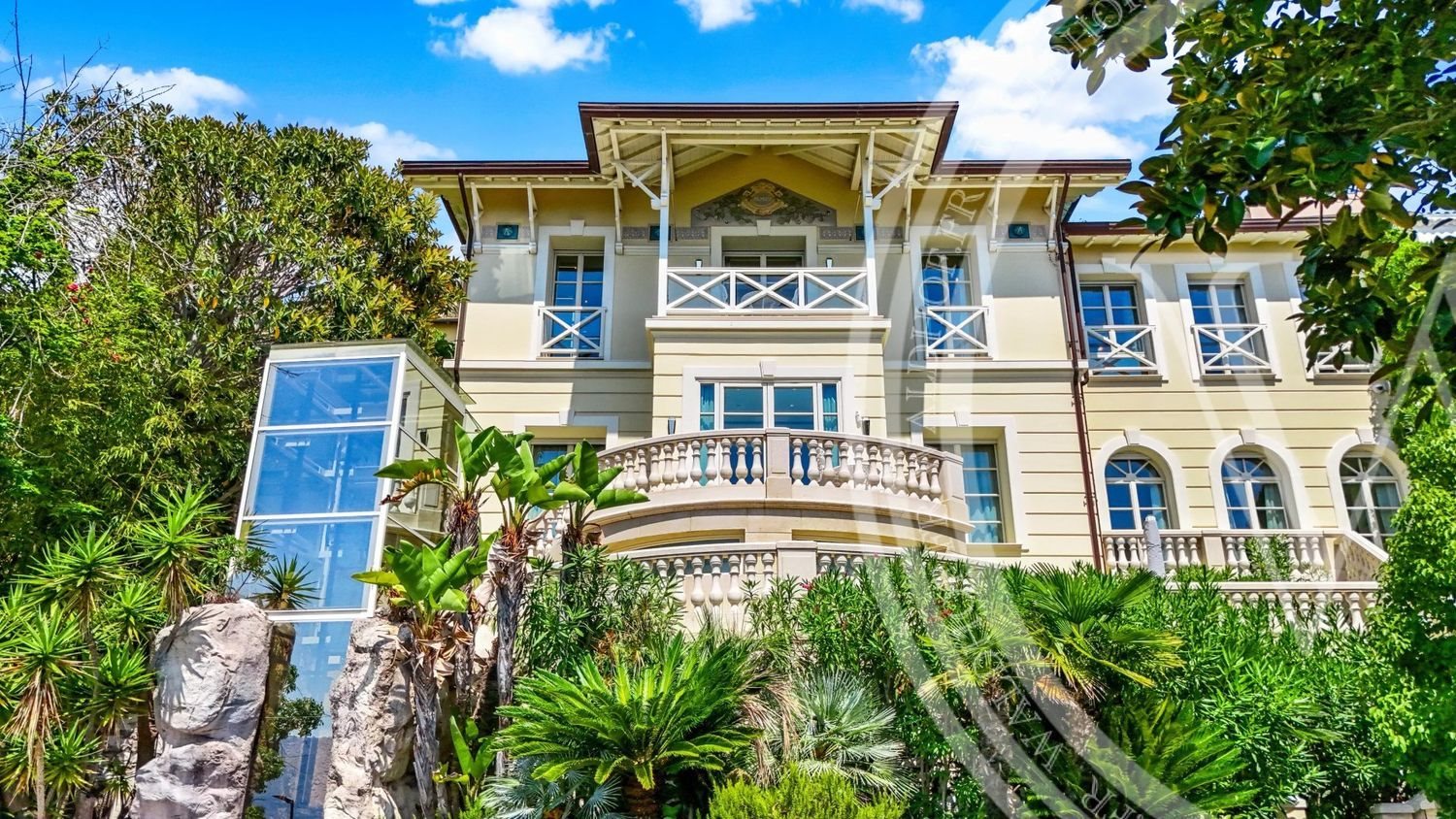 Maison à vendre, 400m², Roquebrune-Cap-Martin