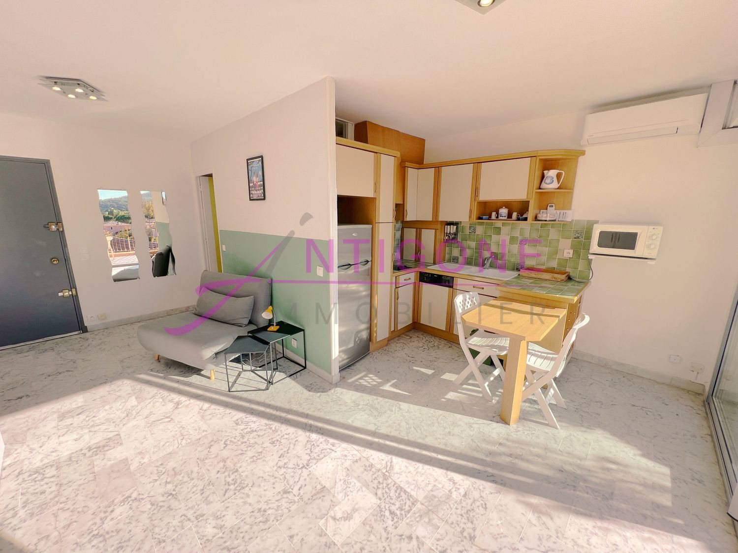 Appartement à louer, 25m², Saint-Cyr-sur-Mer