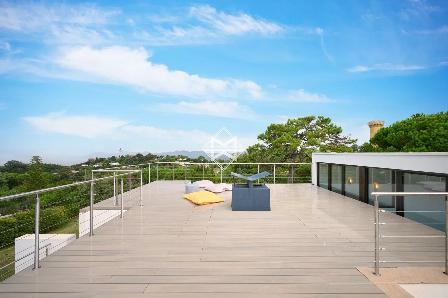 Maison à louer, 350m², Vallauris