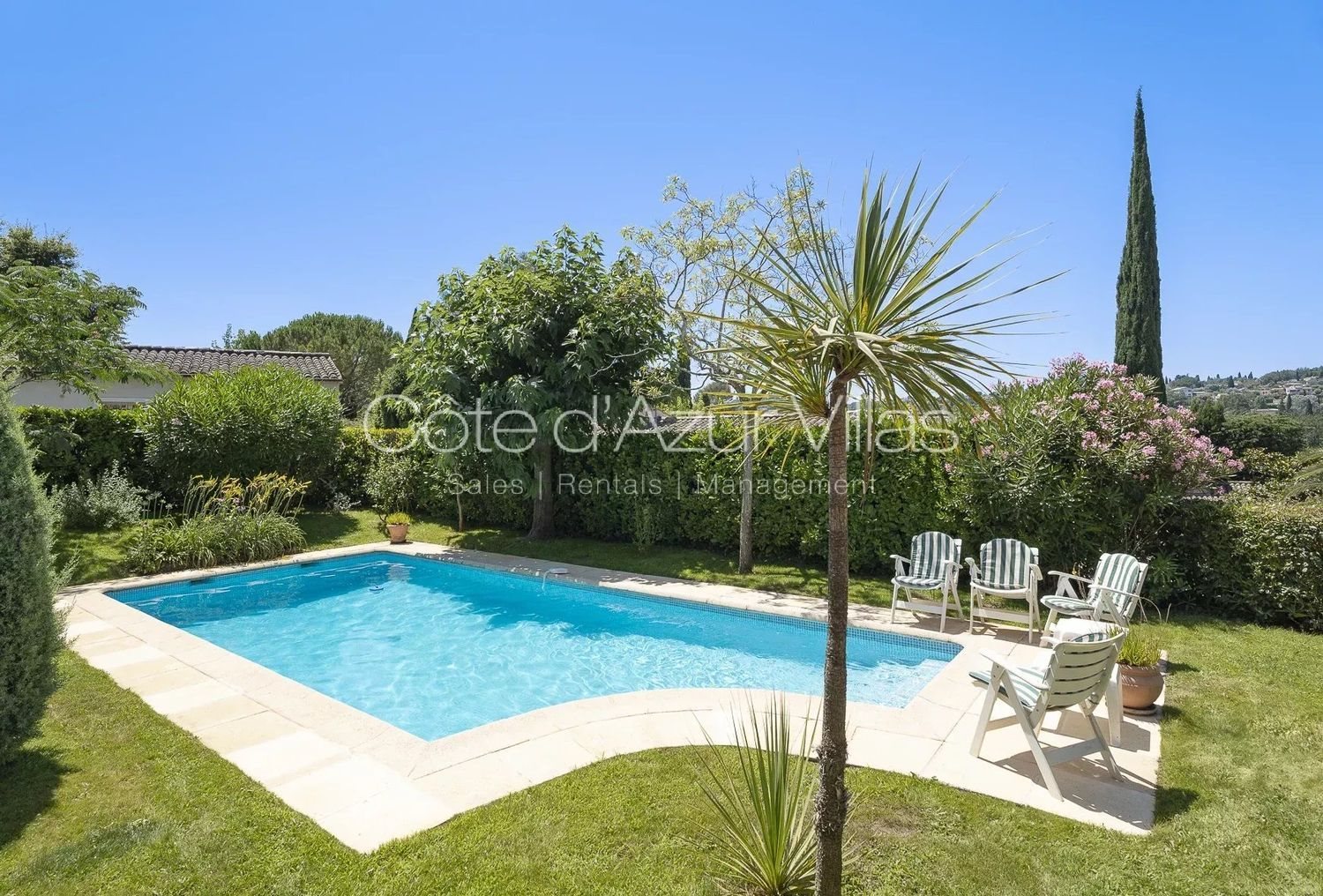 Maison à louer, 126m², Valbonne