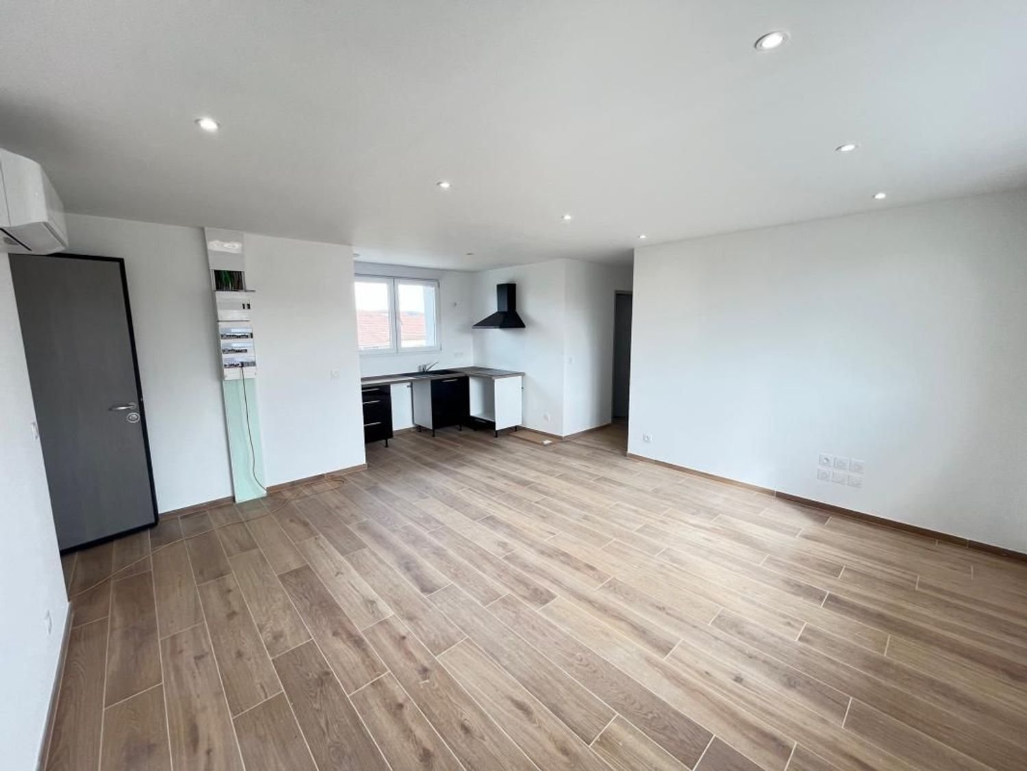 Appartement à louer, 70m², Ambronay