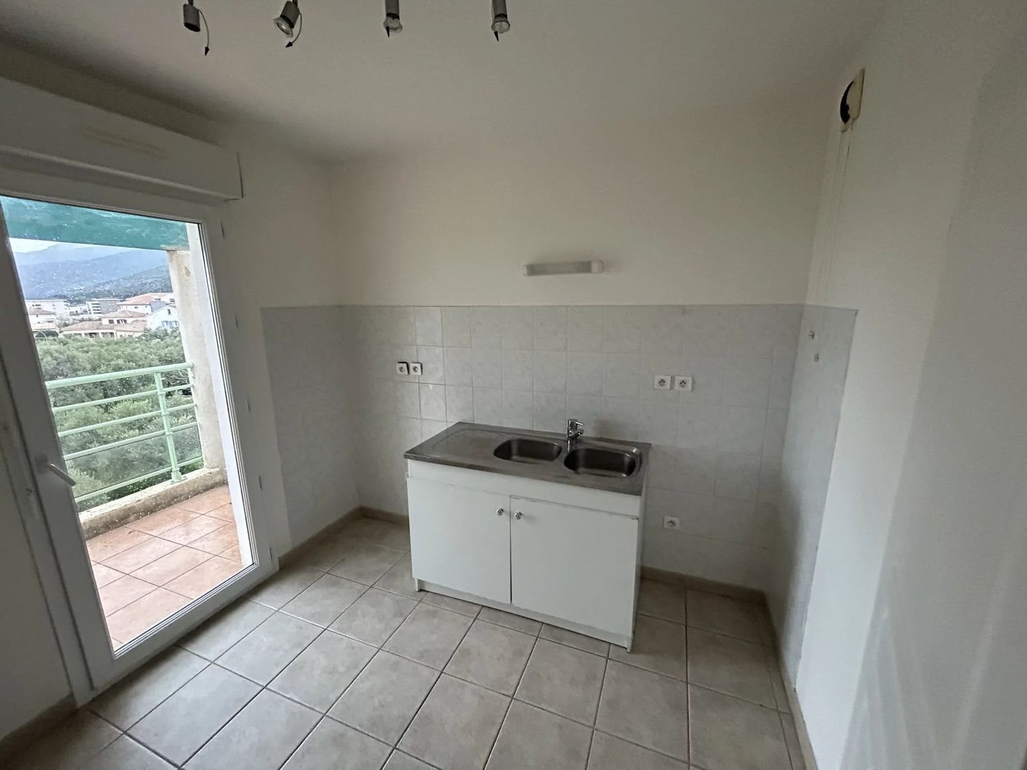 Appartement à louer, 73m², Lucciana