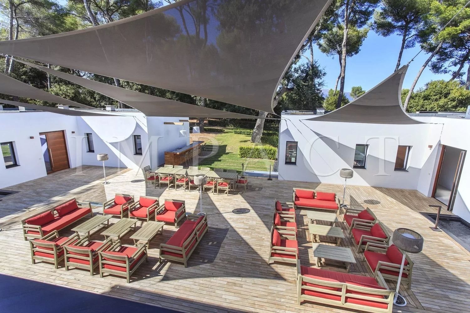 Maison à louer, 1000m², Antibes