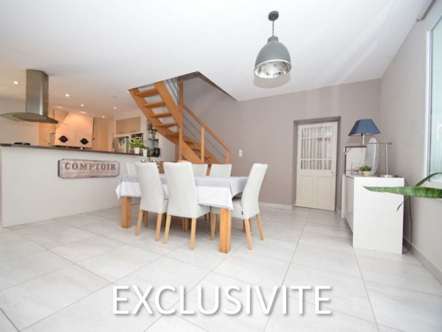 Maison à vendre, 180m², Buellas