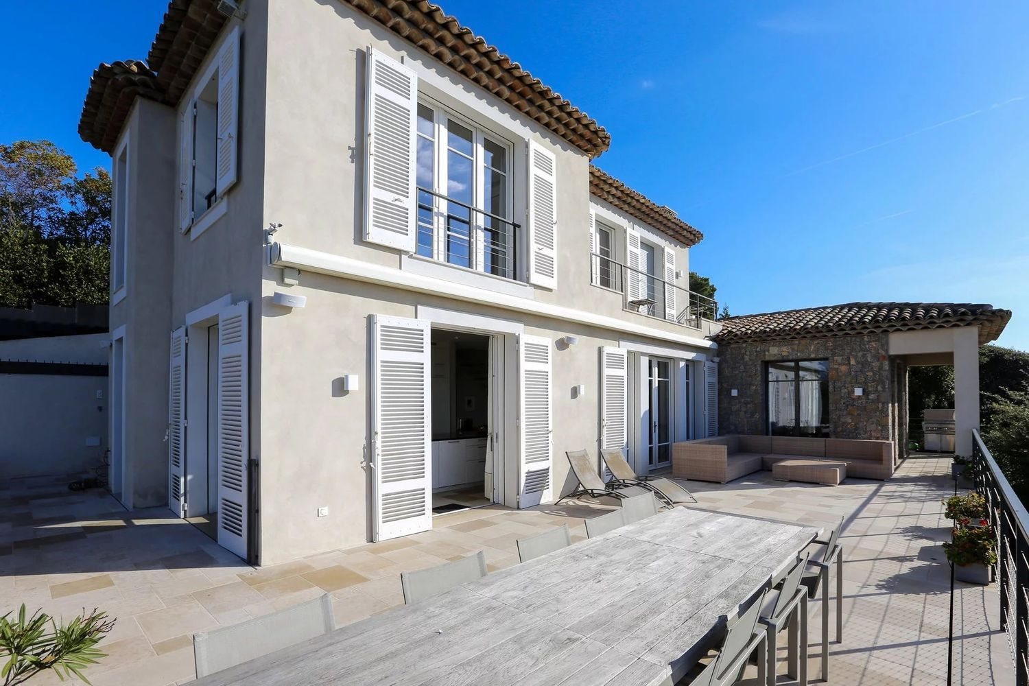 Maison à louer, 350m², Antibes